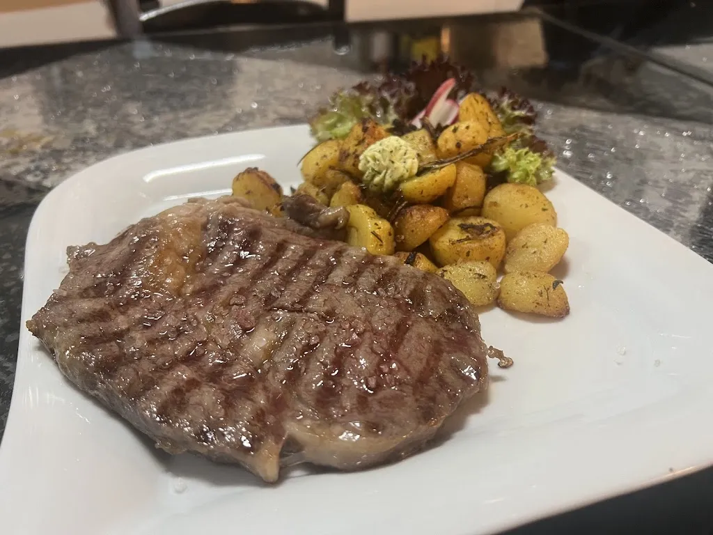 Person M_Phoenix Restaurant_Aalen_review