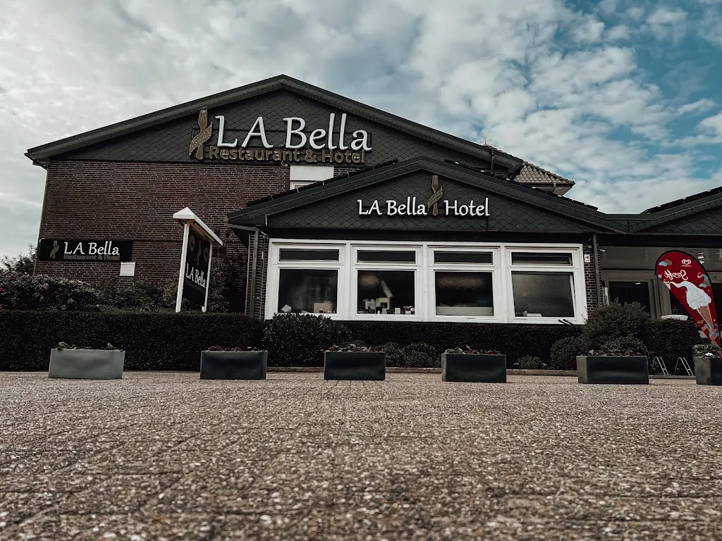 La Bella Restaurant & Hotel_Garrel_slider_image_1