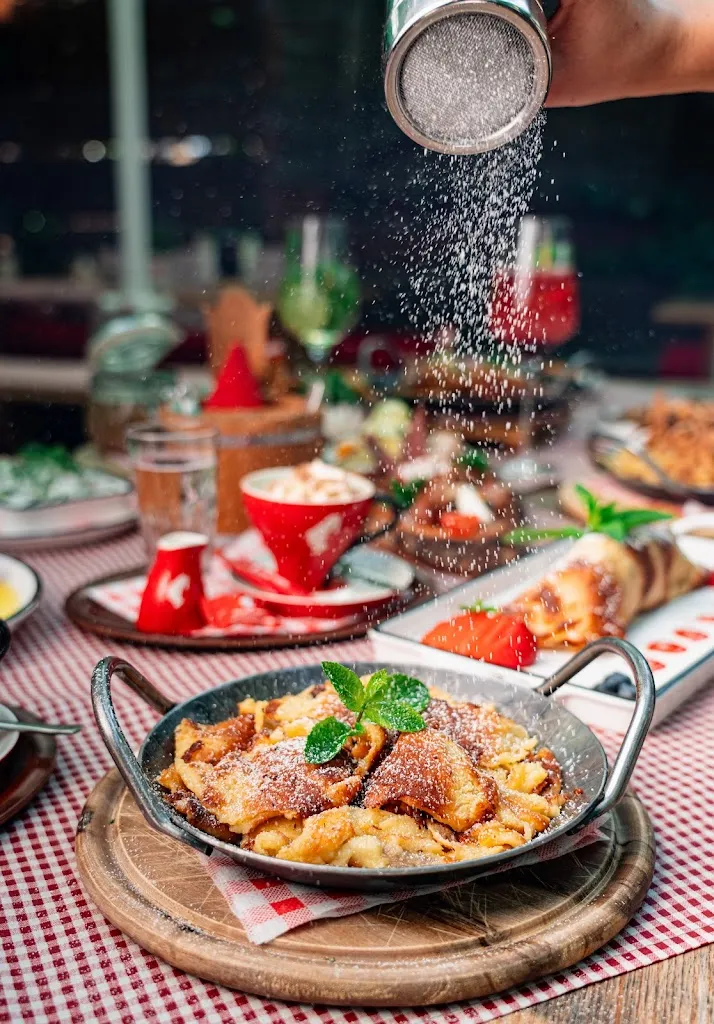 Zwutschkerl Alm, original östereichische Schmankerl_Norderstedt_slider_image_2