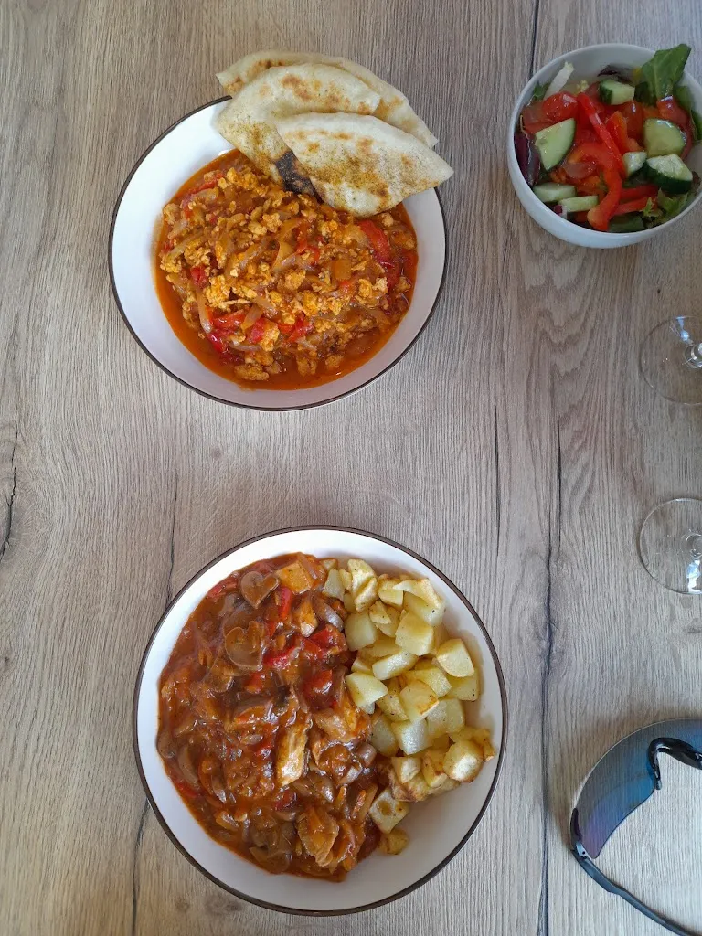 Nigel Leadbitter_Café Bistro 