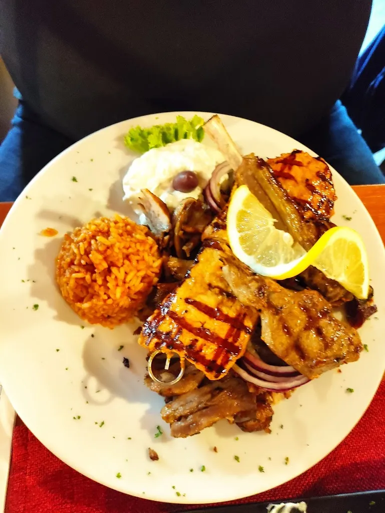 Ramona Dennow_Syrtaki Hameln_Hameln_recensione