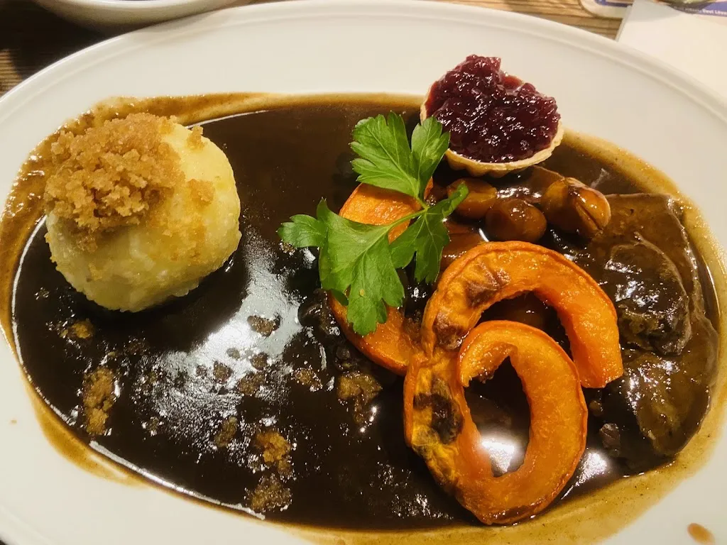 Elene Gvimradze_Gasthaus Zur Knödelwerferin - Helmut Kurz_Deggendorf_review