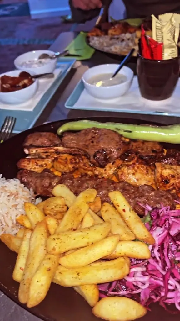 Noa Garden Restaurant & Lounge__slider_image_2