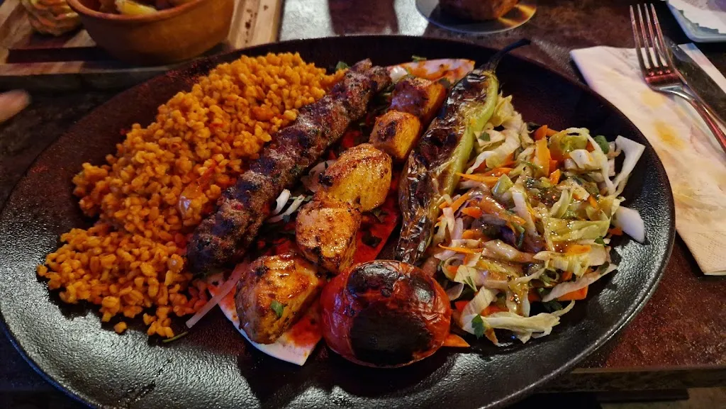 Noa Garden Restaurant & Lounge__slider_image_3