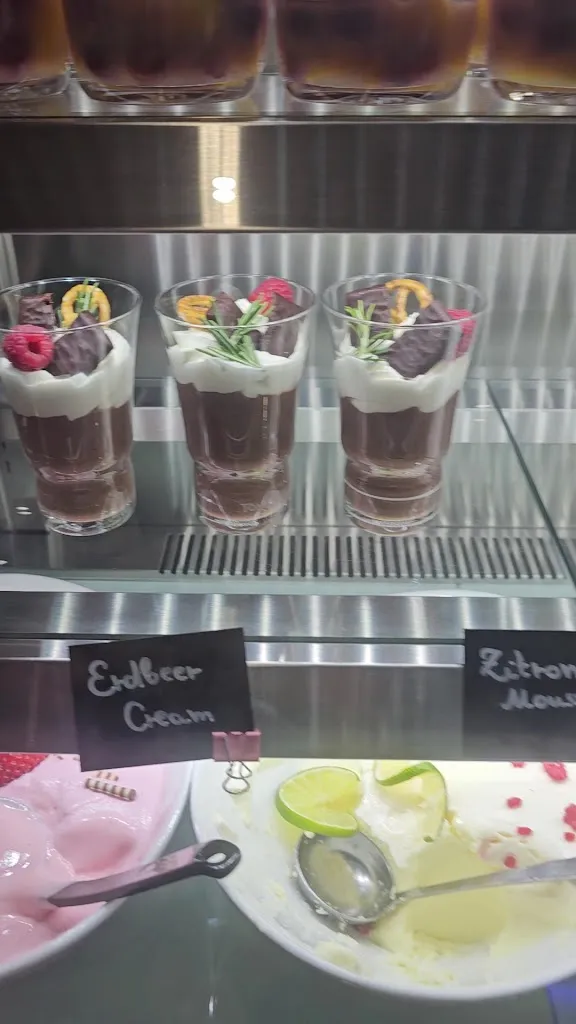 Ostekrone Asia Ying Bin_Hechthausen_slider_image_2