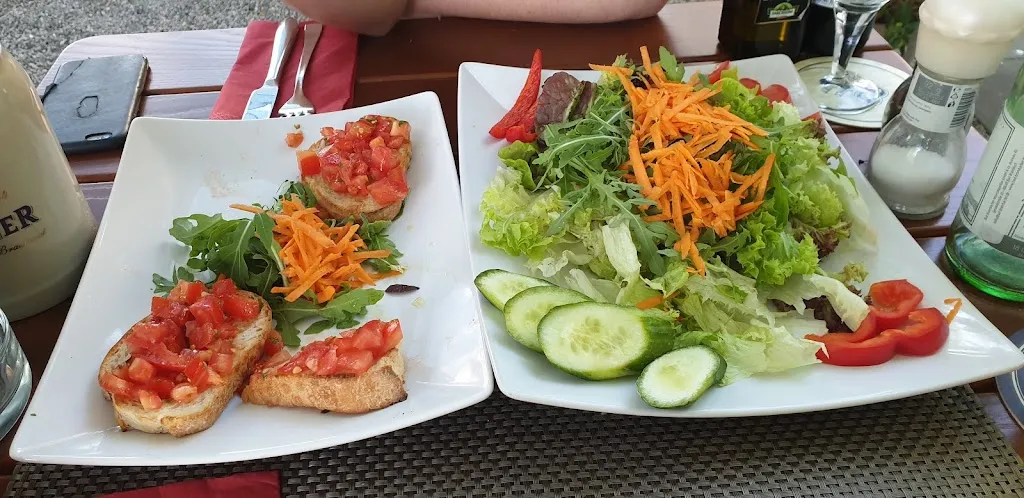 Surman1986_Cristalina Schlossgarten Restaurant & Pizzeria_Egmating_avis