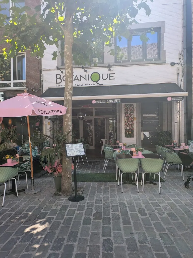 Esther Snippe_Botanique_Belgium_review