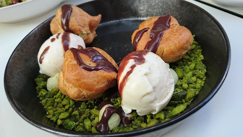 L’Aperi Vino_Belgium_slider_image_3