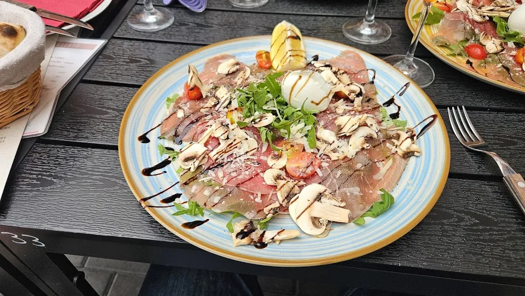 Pål Skodjevåg_Biondi Eiscafé & Restaurant_Hatten_review