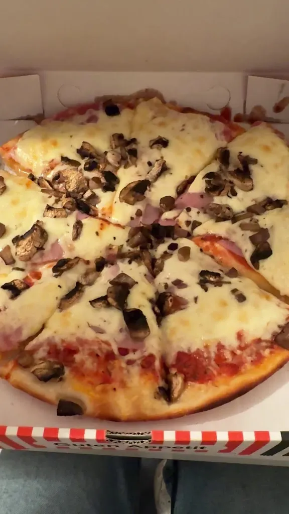 Pizzeria Dilan Hesel_Hesel_slider_image_2