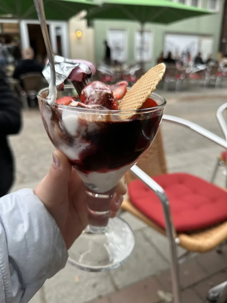 Eiscafé Venezia_Oldendorf_slider_image_3