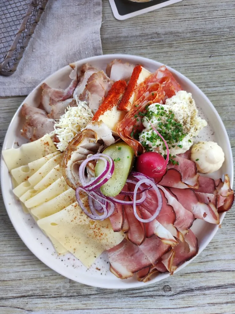 Unikat_Ering_slider_image_2