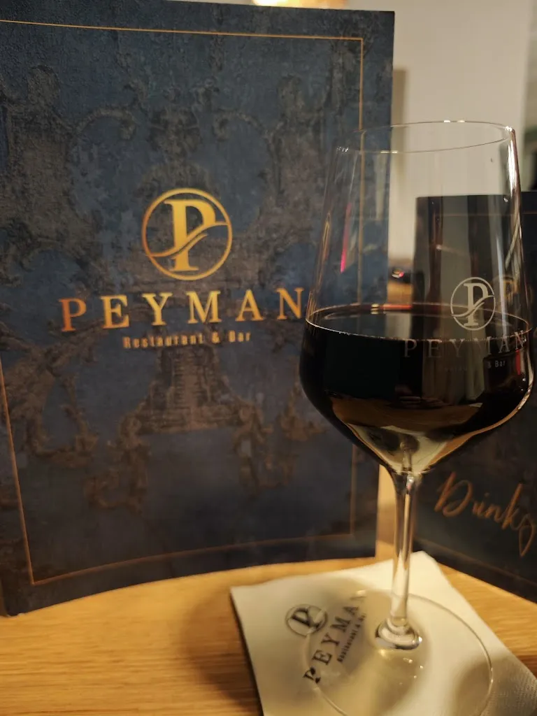 Marcel Piel_Peyman_Hoya_recensione