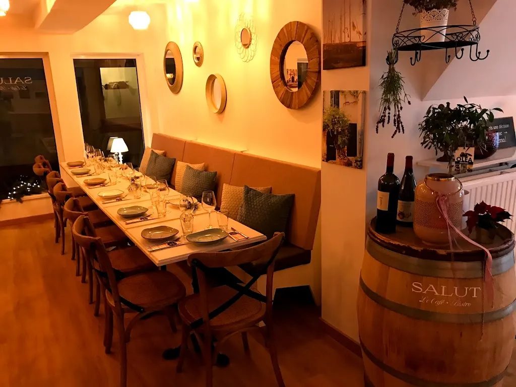 Salut le Café Bistro ristorante a Holzminden