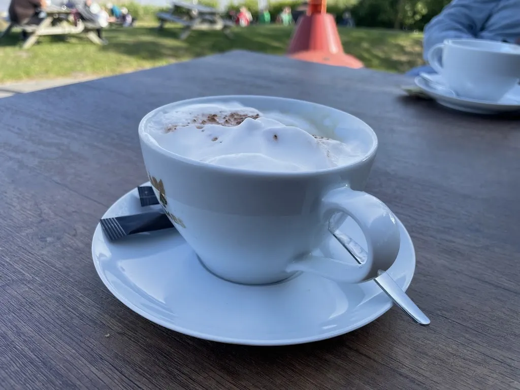 Andreas Dietrich_Bootshuus Luv Up_Jemgum_review