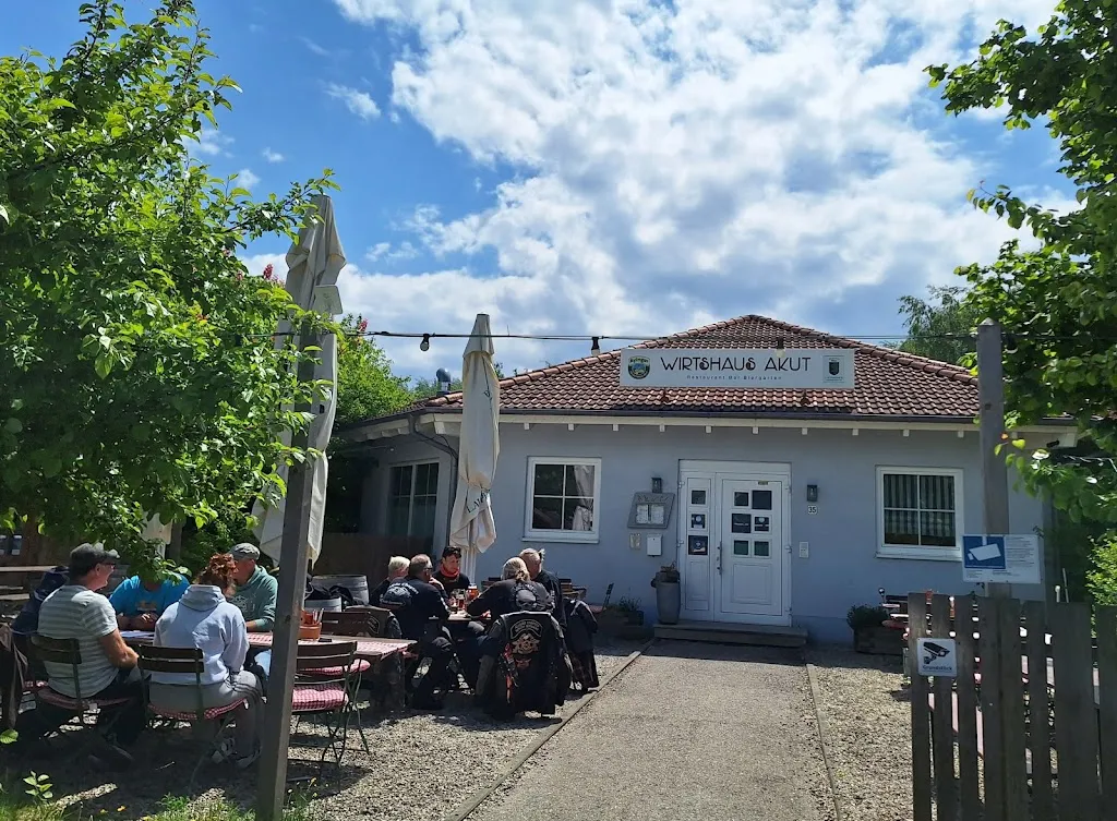 Rita Mayer_Wirtshaus Akut - Marcel Dick_Erkheim_review