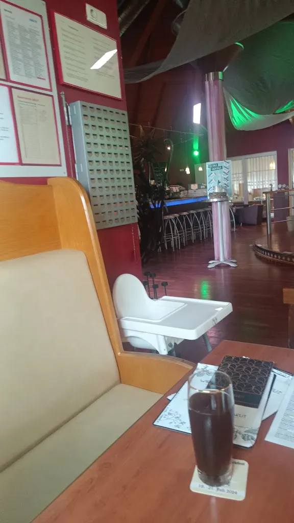 Roland_Wirtshaus Akut - Marcel Dick_Erkheim_review