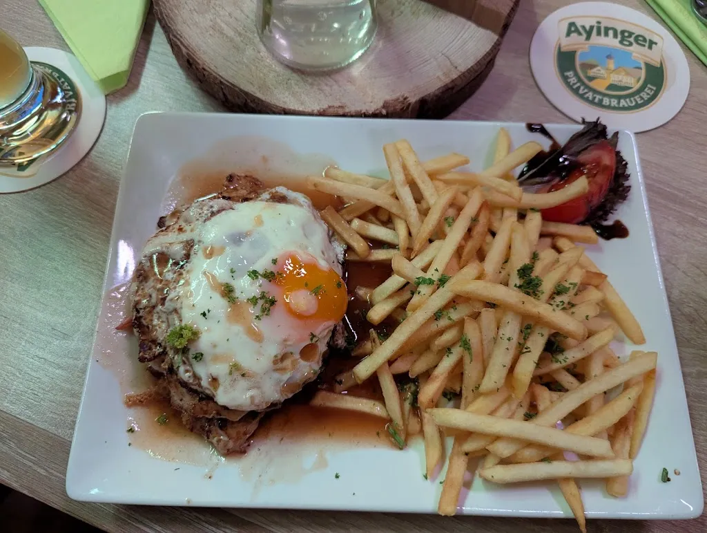 Wirtshaus Akut - Marcel Dick_Erkheim_slider_image_3