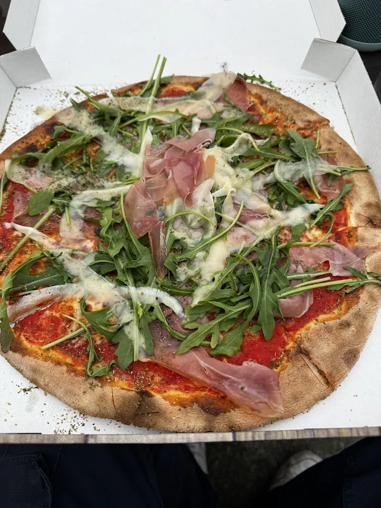 Alex Lohre_Luigi’s Pizza UG_Jesteburg_review