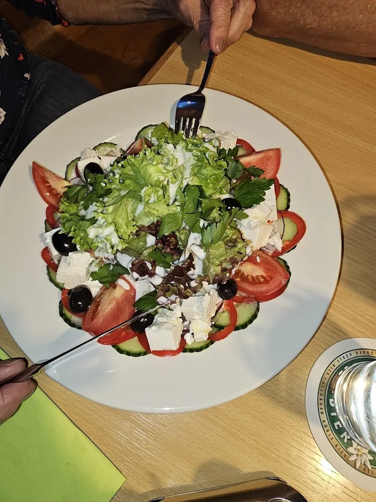 Uwe Sch._Biergarten Krone altes Profil_Erkheim_review