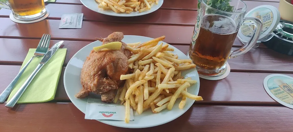 Jutta Neugebauer_Biergarten Krone altes Profil_Erkheim_review