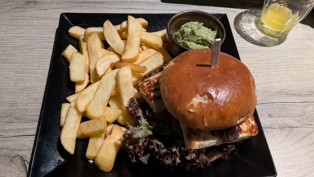 Meike Mühlberg_NYCE GUYS Bederkesa (in der alten Post)_Geestland_review