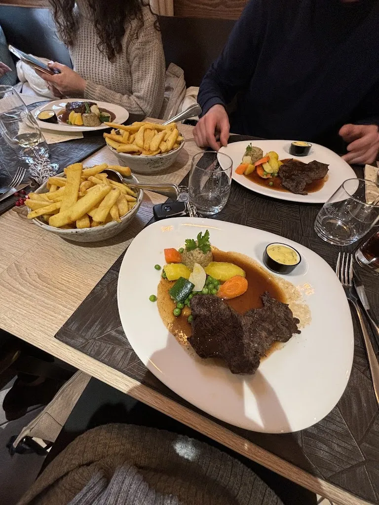 restaurant Au Canal_France_slider_image_2