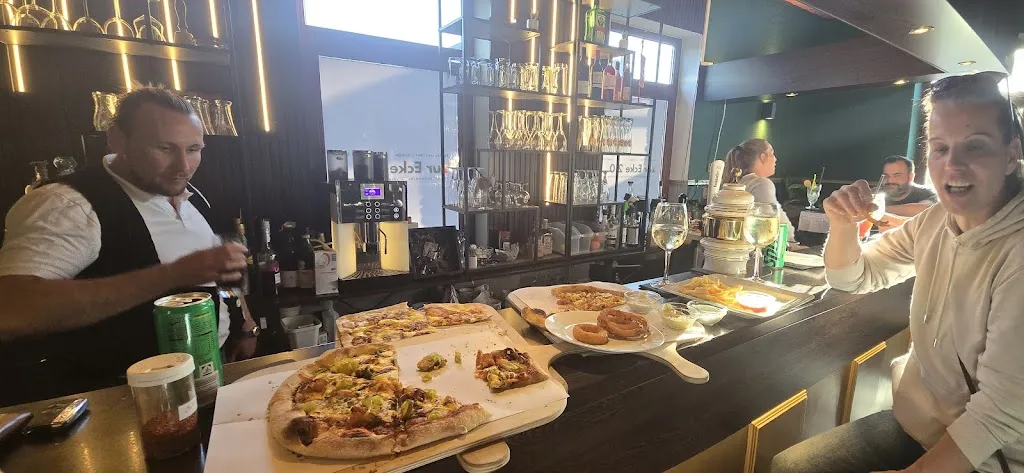 Zur Ecke 2.0_Geestland_slider_image_1