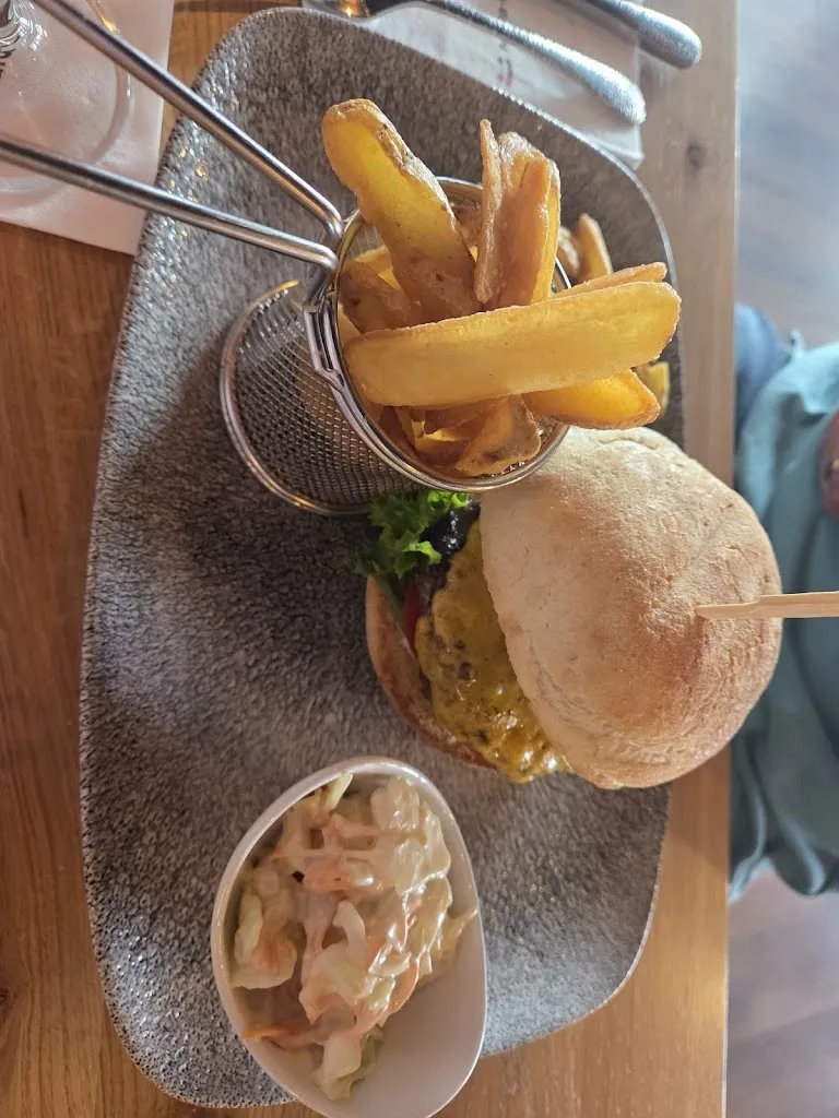 Daniel Petrich_Miara Ranch_Lamspringe_review