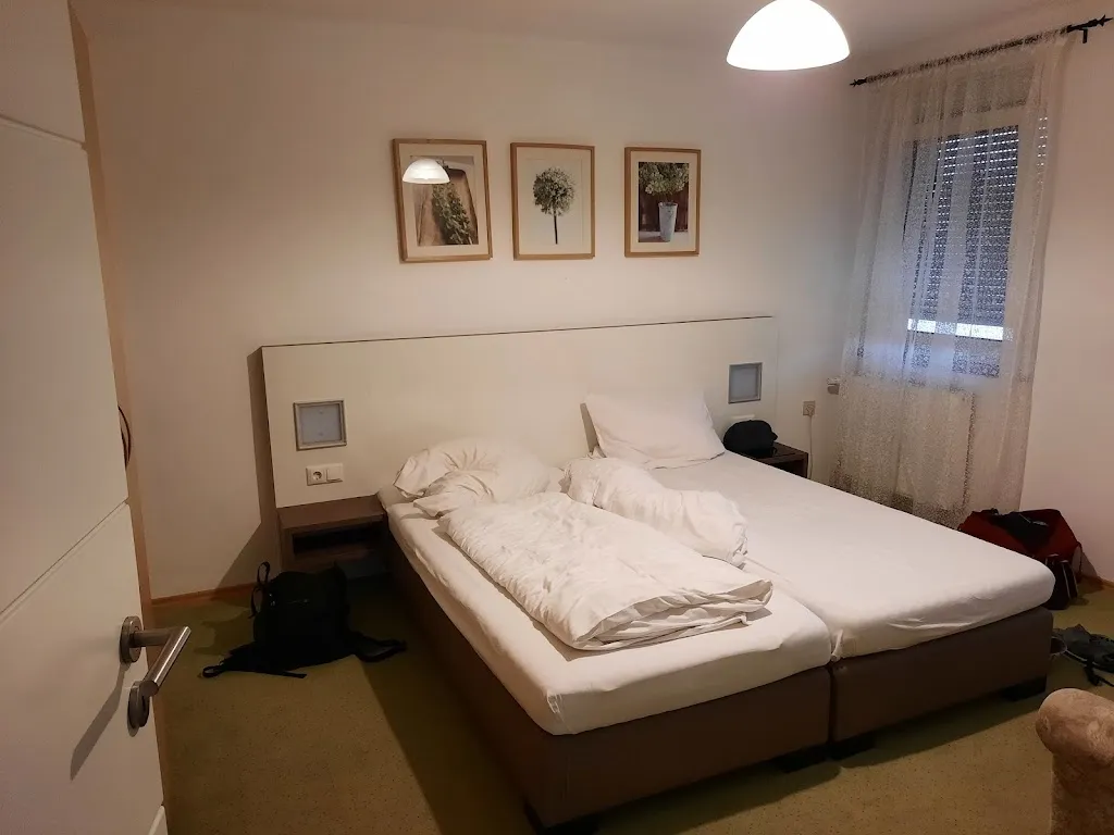 Frederik Falk_Landgasthof Zum Schwarzen Adler - Bernd Meyer_Nordheim_review