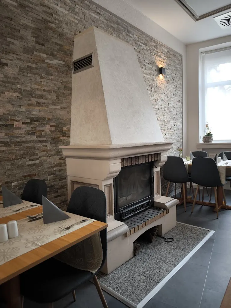 Holger Osterm.-Sch._Burello Restaurant und Eiscafé_Elm_Bewertung