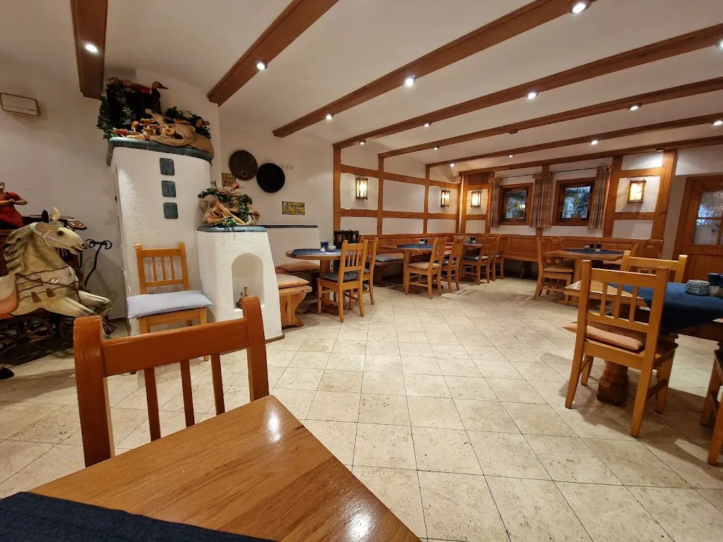 Landgasthof Zum Roß restaurant in Erlbach