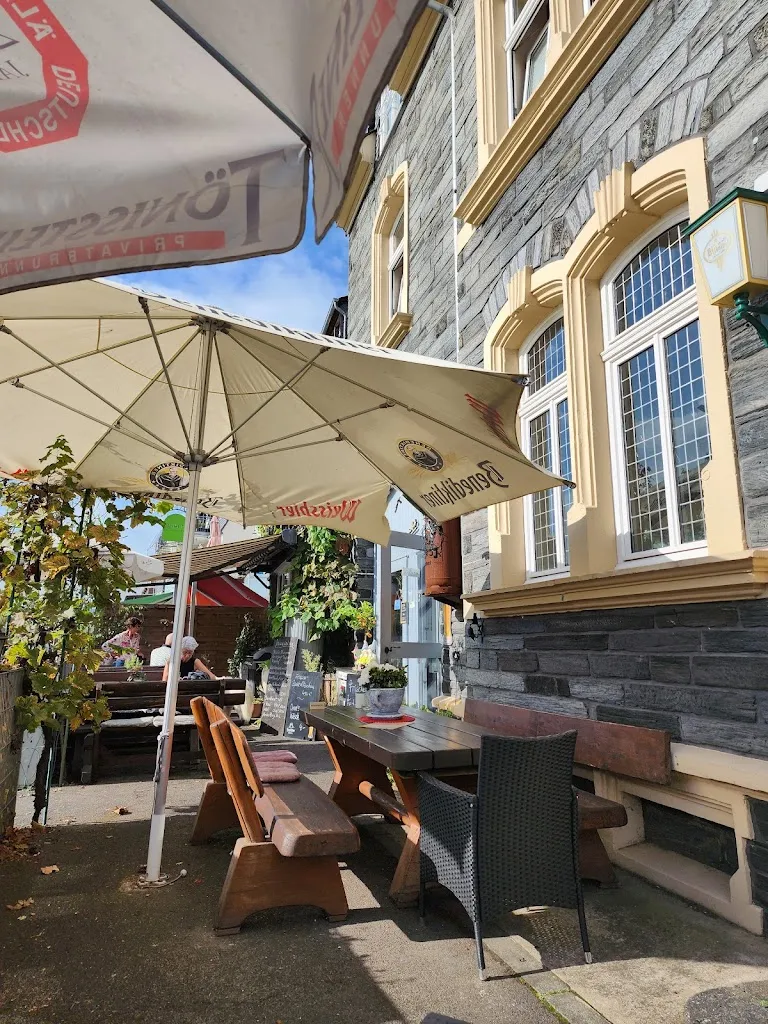 Weinstube Zum Hännes ristorante a Lieser