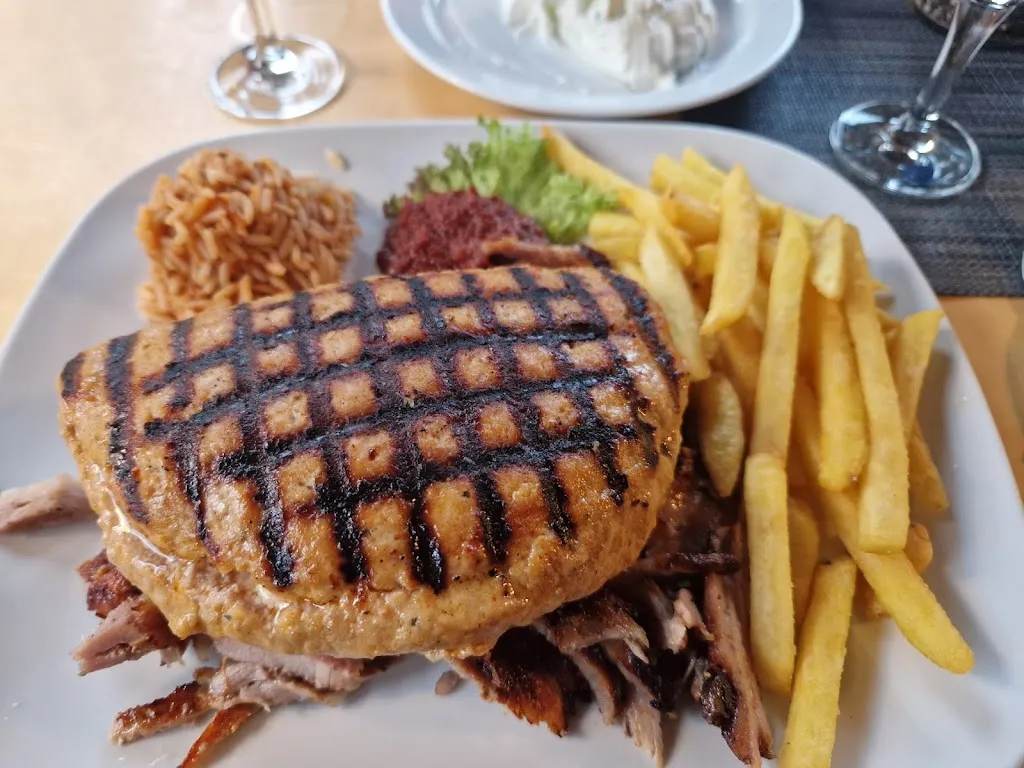 Konstantinos Griechisches Restaurant_Laatzen_slider_image_3