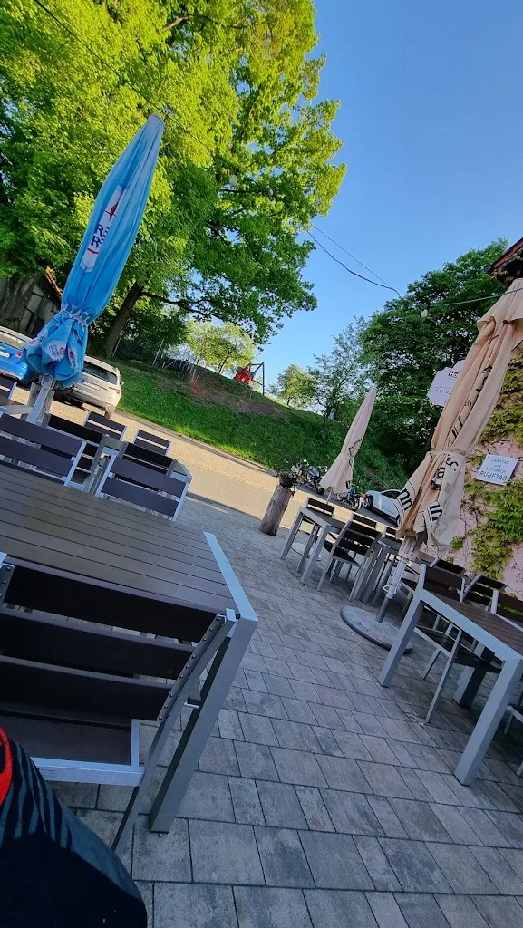 Nadja Di Fazio_Gasthaus Im Aurachgrund - Bernd Kuhlmann_Erlbach_review