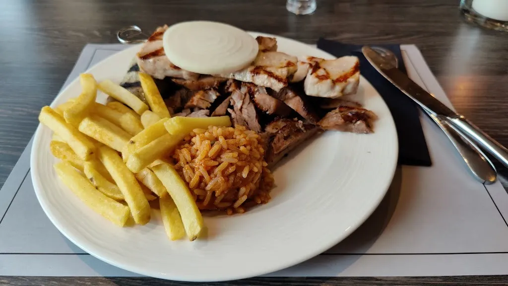 Metaxa greek cuisine_Laatzen_slider_image_3