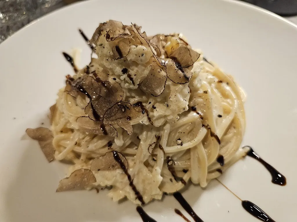 Menu_VENEZIA Restaurant & More_Main_image_3