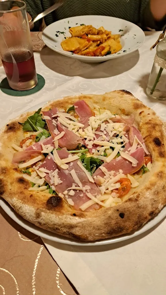 Michael L._Pizzeria Calabria_Main_review