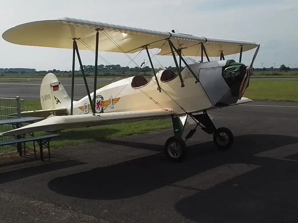 Brigitte Gallwitz_Flugplatz-Restaurant Leer_(Ostfriesland)_Bewertung