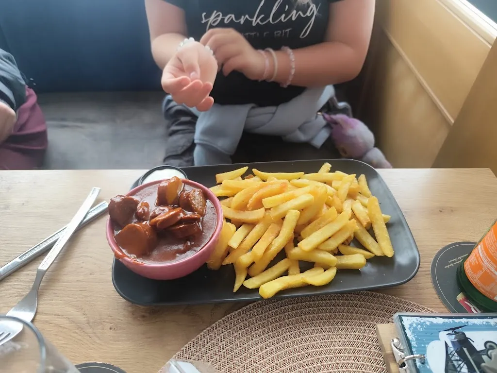 Flugplatz-Restaurant Leer_(Ostfriesland)_slider_image_2