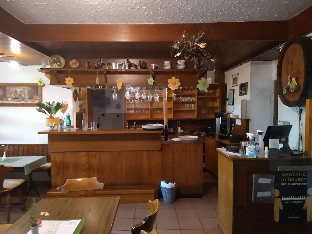 Ulrike Schell_Weinstube Zur Traube_Main_avis