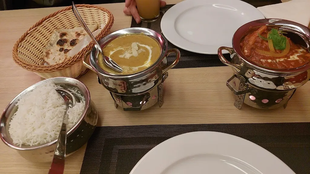 Taaj Indian Restaurant_Lilienthal_slider_image_3