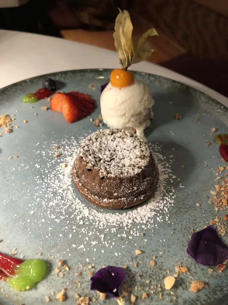 Megan M_Restaurant zum Pflugstein_Erlenbach_avis