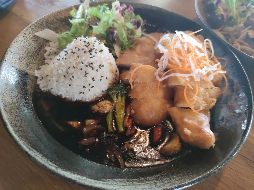 PHAN Asia Cuisine & Sushi_Lilienthal_slider_image_3