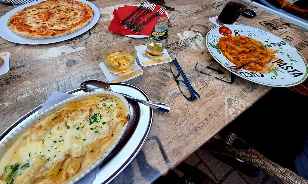 Pizzeria Napoli_Marienhafe_slider_image_3