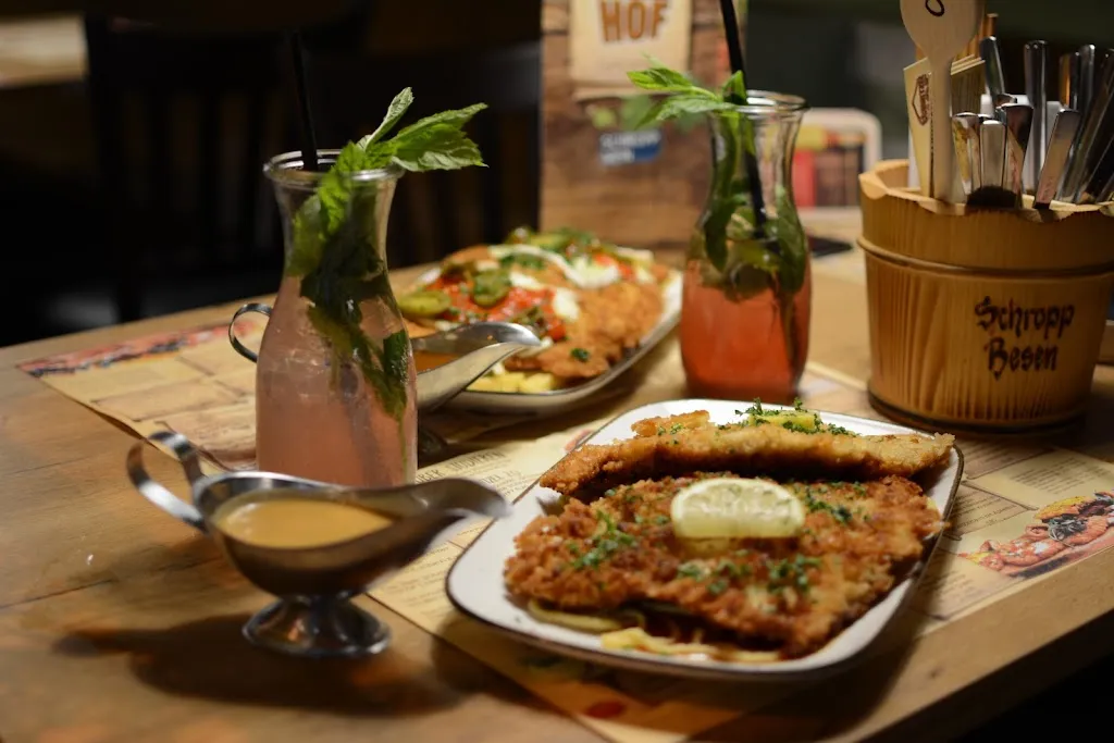 Weingut Martin Schropp / Schnitzelhof_Erlenbach_slider_image_3