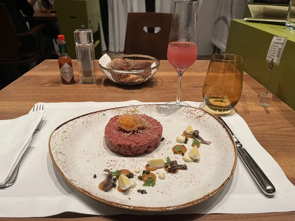 Chan AI_Hotel-Restaurant Schwanen_Metzingen_avis