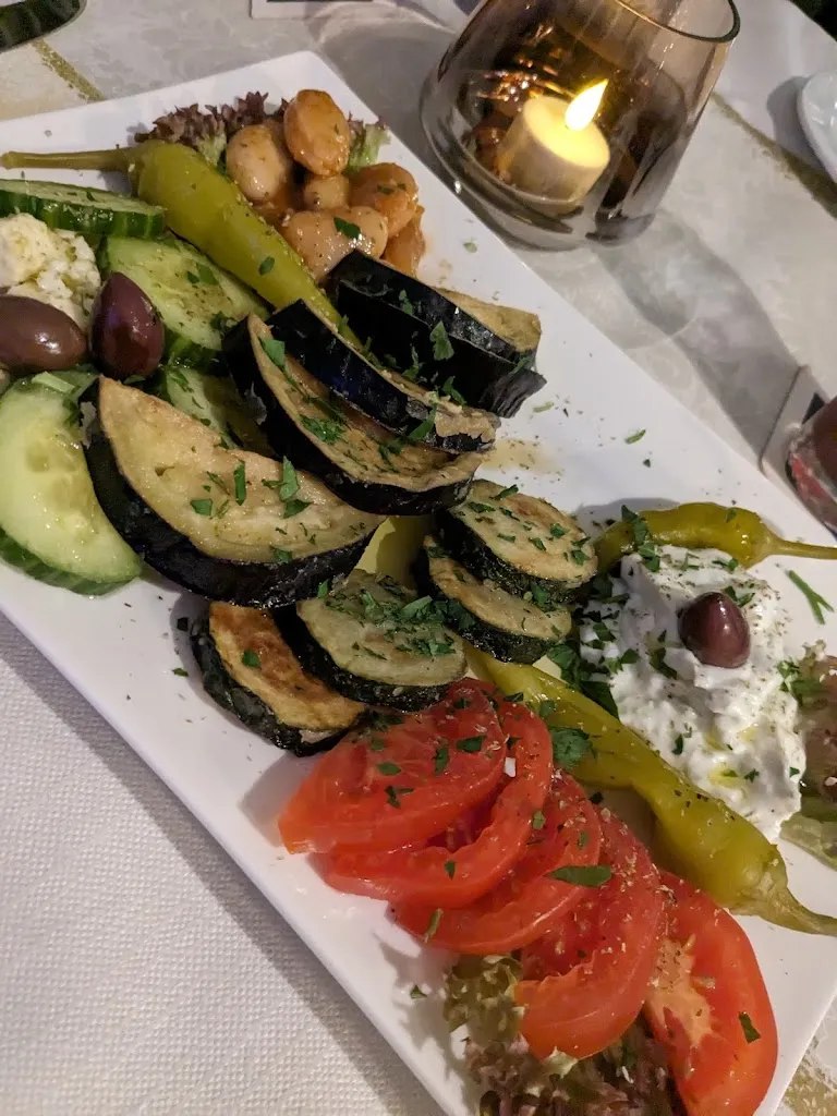 Katharina Michel_Taverne Minoas_Moringen_review