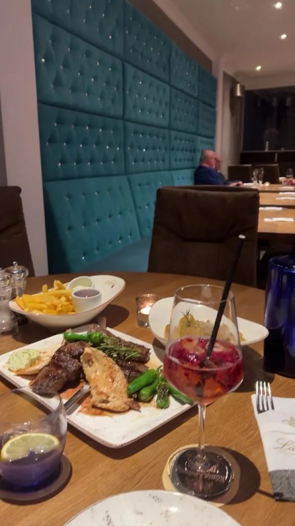 La Vino Restaurant, Café & Bar_(Ems)_slider_image_2