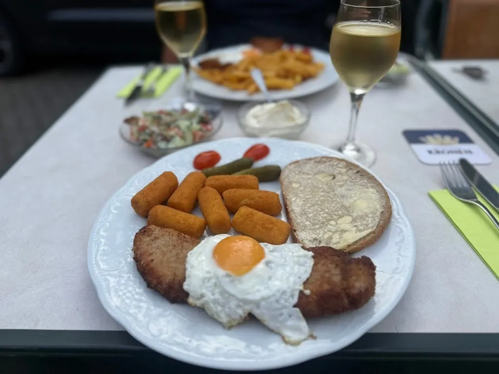 Gasthof zum Berge Inh. Aloys Neerschulte Gästezimmer__slider_image_2